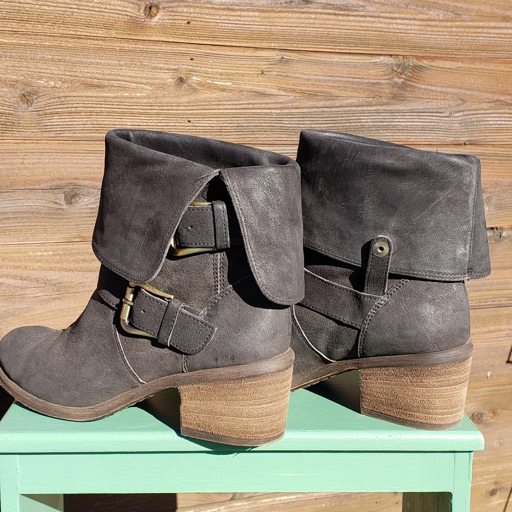 Donald J. Pliner boots